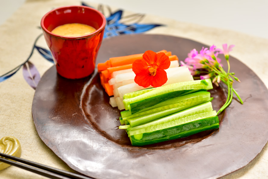 ソテツ味噌の野菜ディップの写真