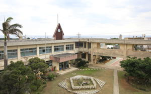 小中学校外観