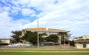 小中学校外観